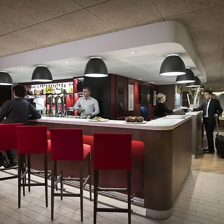 Campanile - Poissy - Renove En 2024 Hotell Villennes-sur-Seine