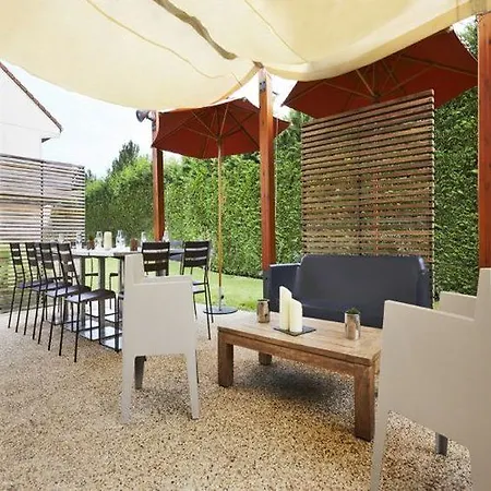 Hotell Campanile - Poissy - Renove En 2024